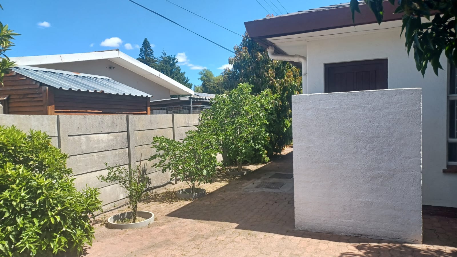 4 Bedroom Property for Sale in Oakglen Western Cape